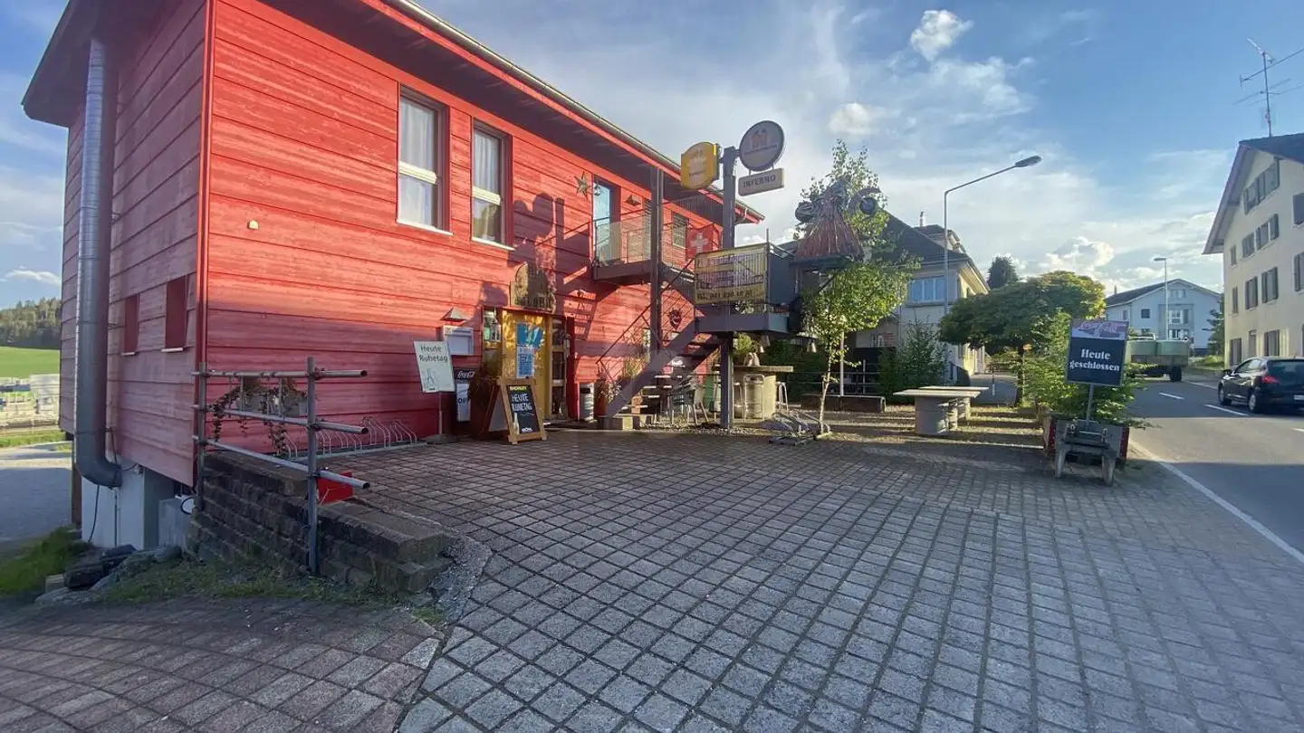 Mischgenutztes Gebäude kaufen - 6221 Rickenbach LU