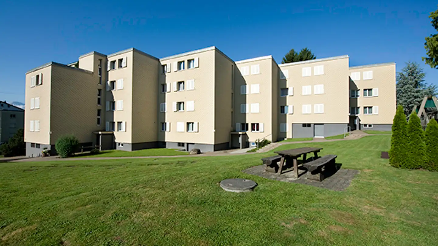 Place de parking intérieure pour moto à louer - Pilatusstrasse 15, 6312 Steinhausen