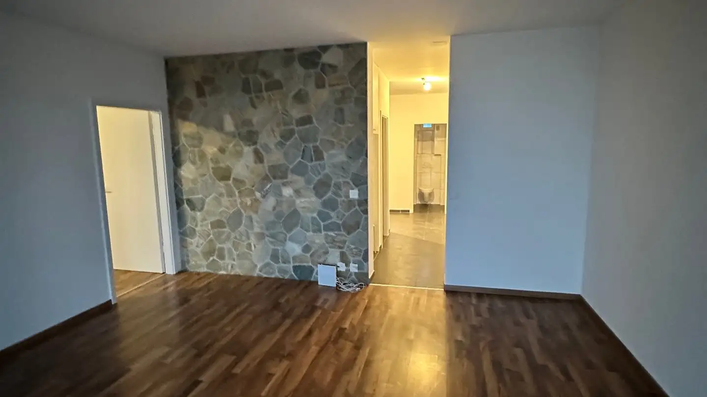 Wohnung mieten - Grand-Rue 74, 2054 Chézard-St-Martin - Foto 2