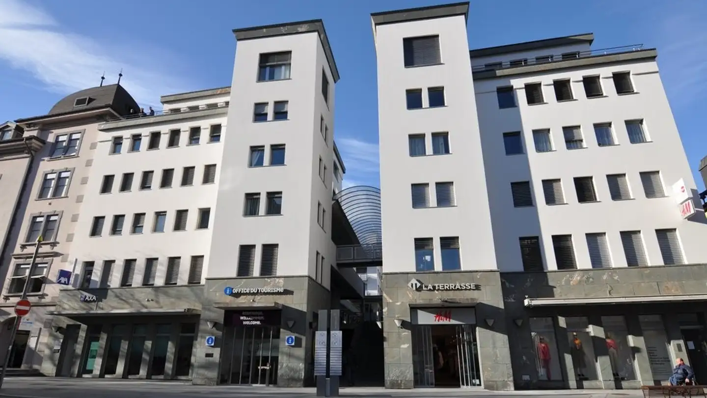 Restaurant for rent - Avenue Du Rothorn 9a, 3960 Sierre