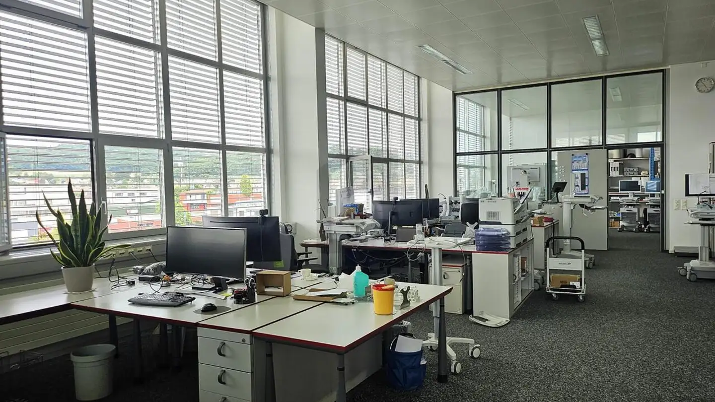 Bürofläche mieten - 8184 Bachenbülach