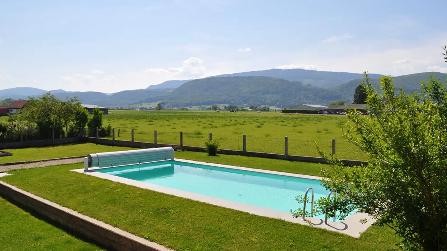 Single house for sale - 2823 Courcelon