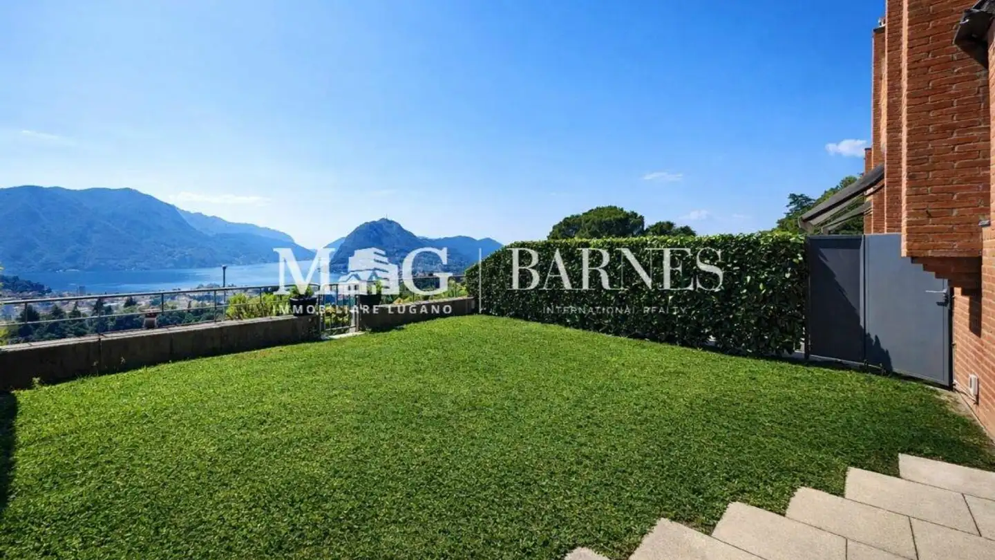 Stepped house for sale - 6948 Porza