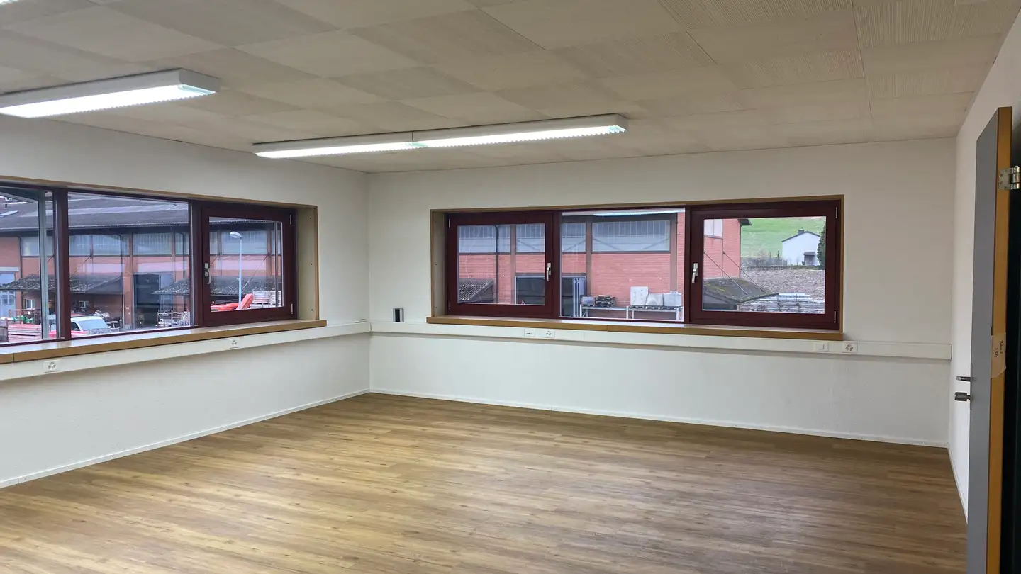 Bürofläche mieten - Tannenstrasse 98, 8424 Embrach