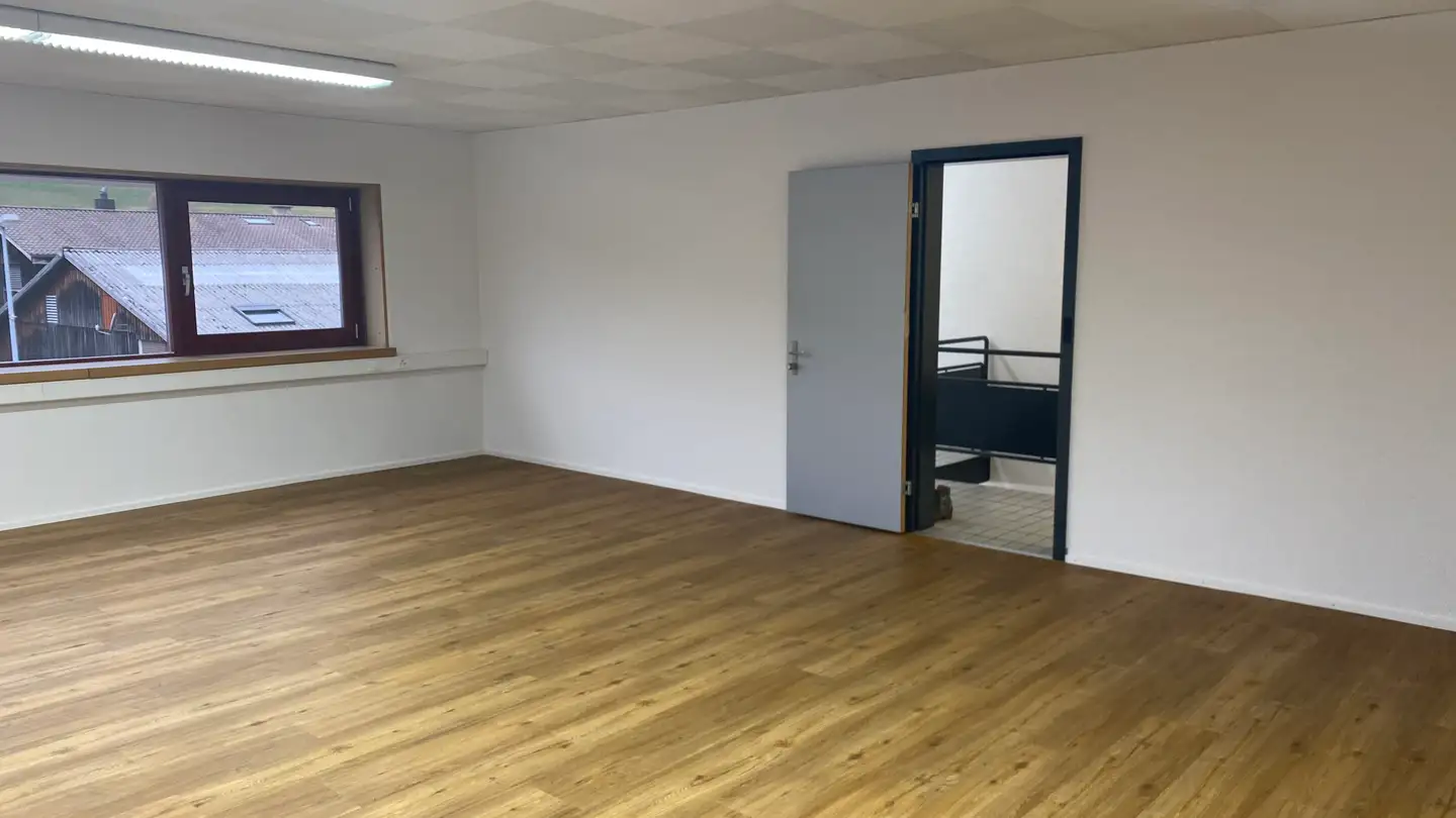 Bürofläche mieten - Tannenstrasse 98, 8424 Embrach - Foto 2