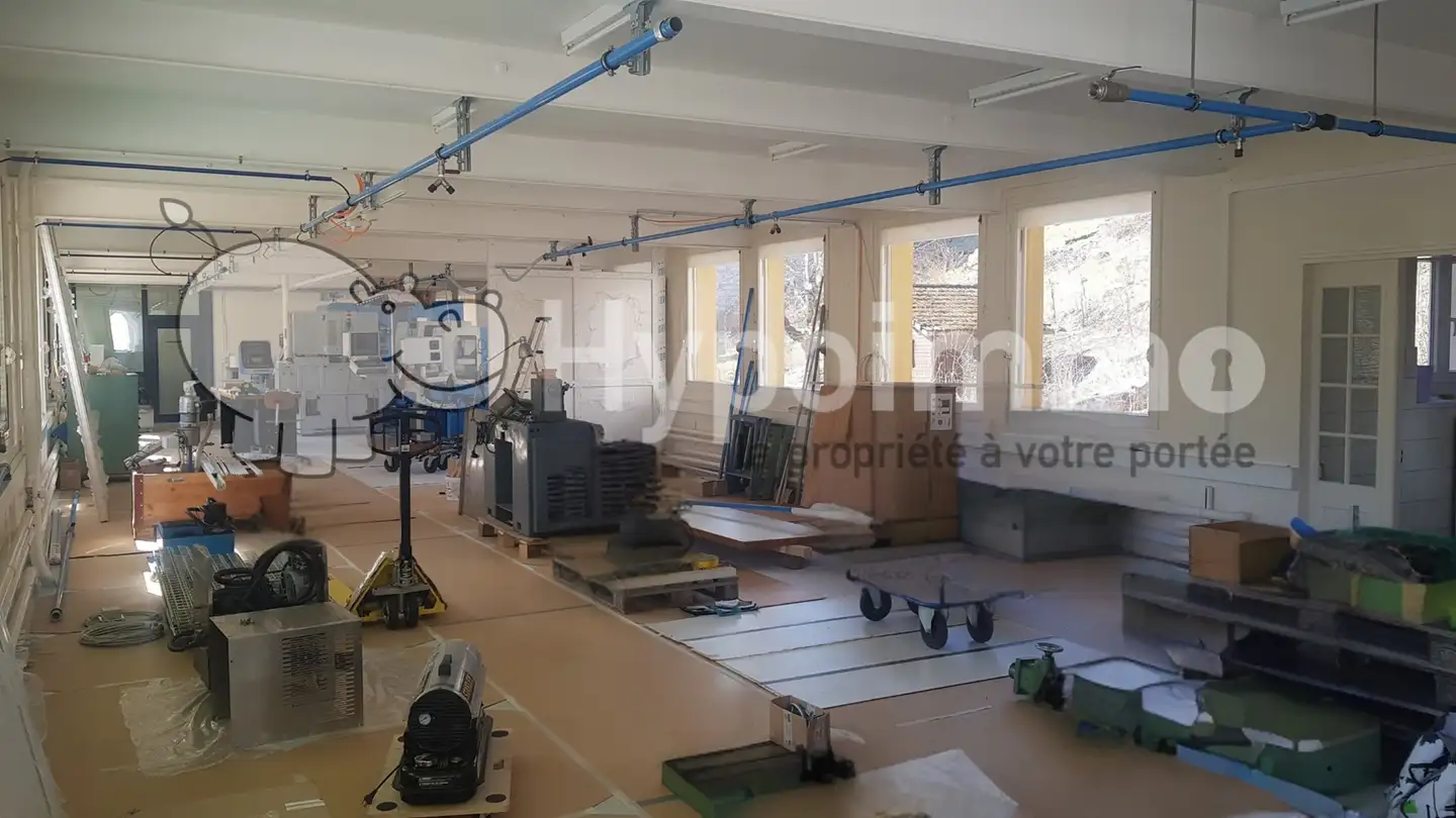 Workshop for rent - Rue Des Billodes, 2400 Le Locle