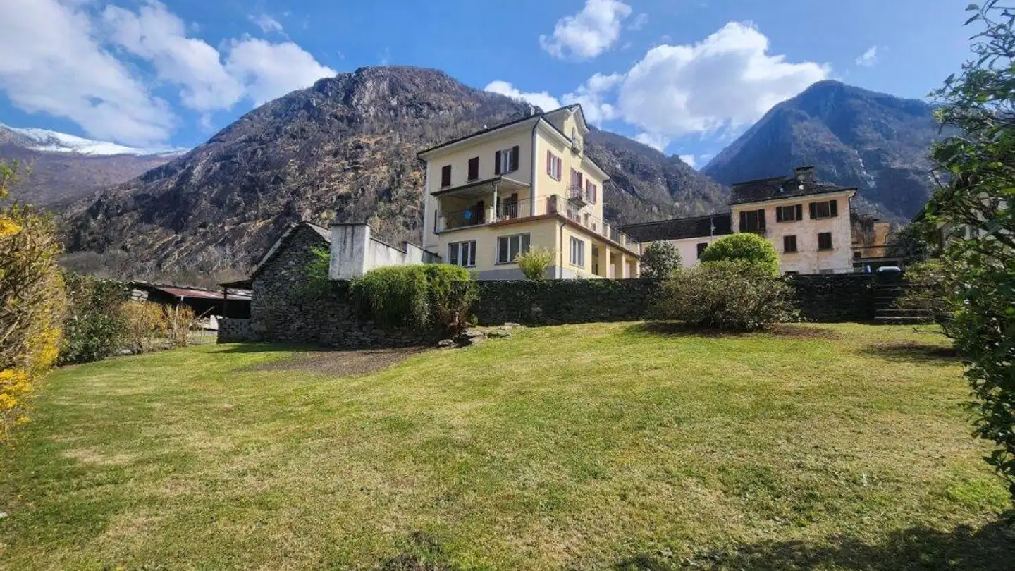 Mehrfamilienhaus kaufen - Al Stradón 81, 6670 Avegno