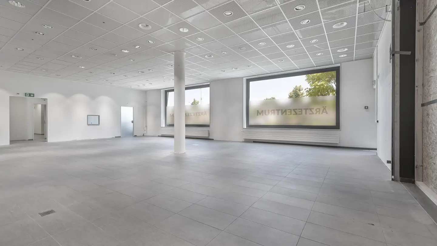 Geschäft mieten - Neue Aarburgerstrasse 20, 4852 Rothrist