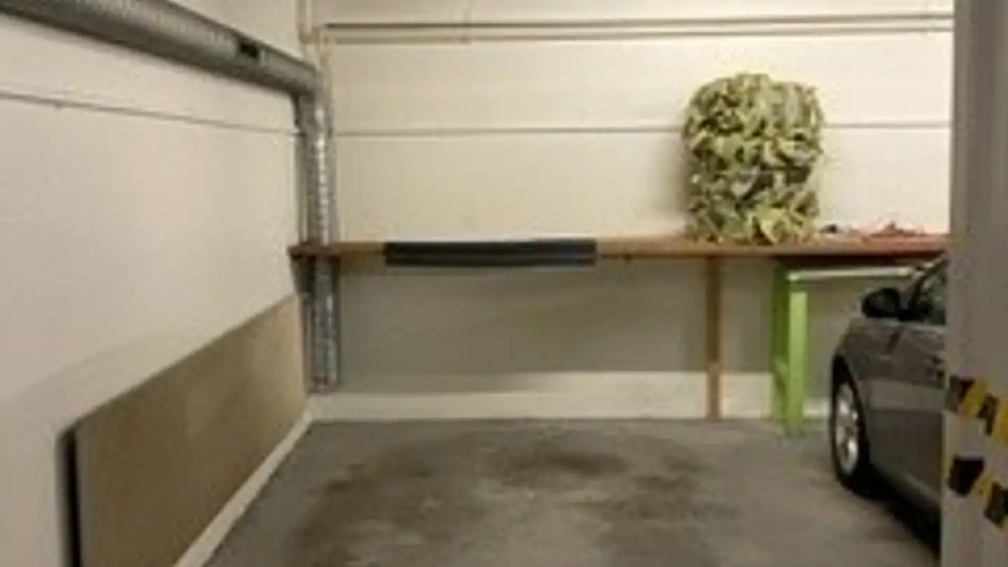 Tiefgaragenstellplatz mieten - Bühlstrasse 1, 3800 Interlaken