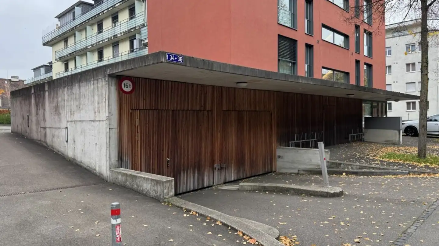 Outdoor parking space for sale - Landvogt-Waser-Strasse 38, 8405 Winterthur