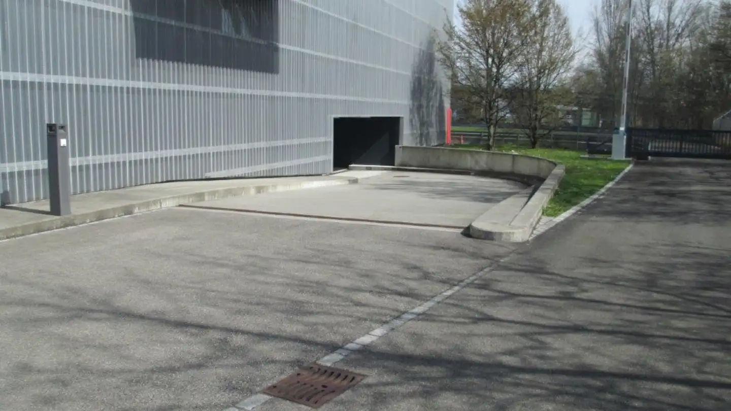 Place de parking souterraine à louer - Egnacherweg 11, 8590 Romanshorn - Photo 2