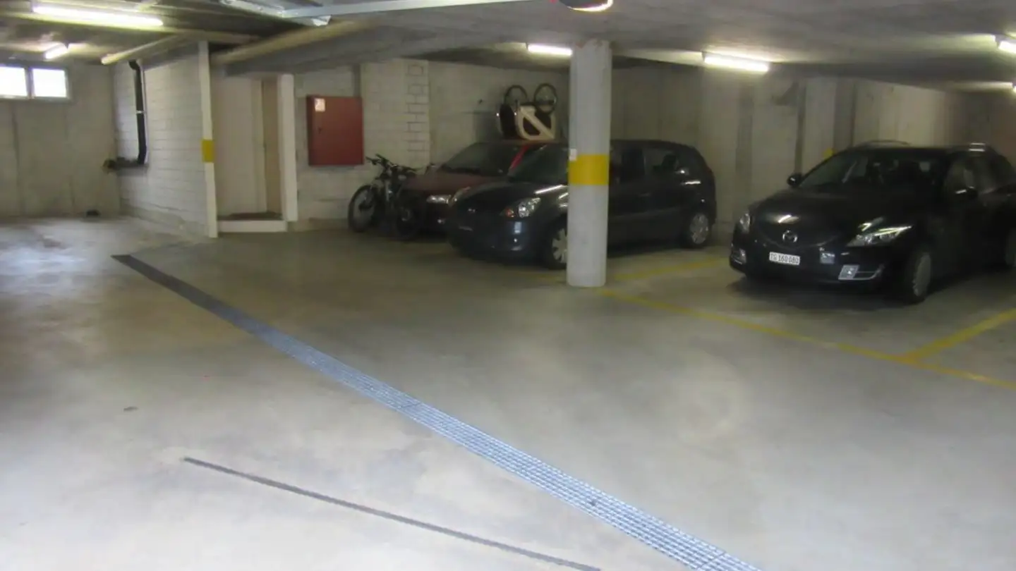 Place de parking extérieure à louer - Storchenstrasse, 8570 Weinfelden - Photo 2