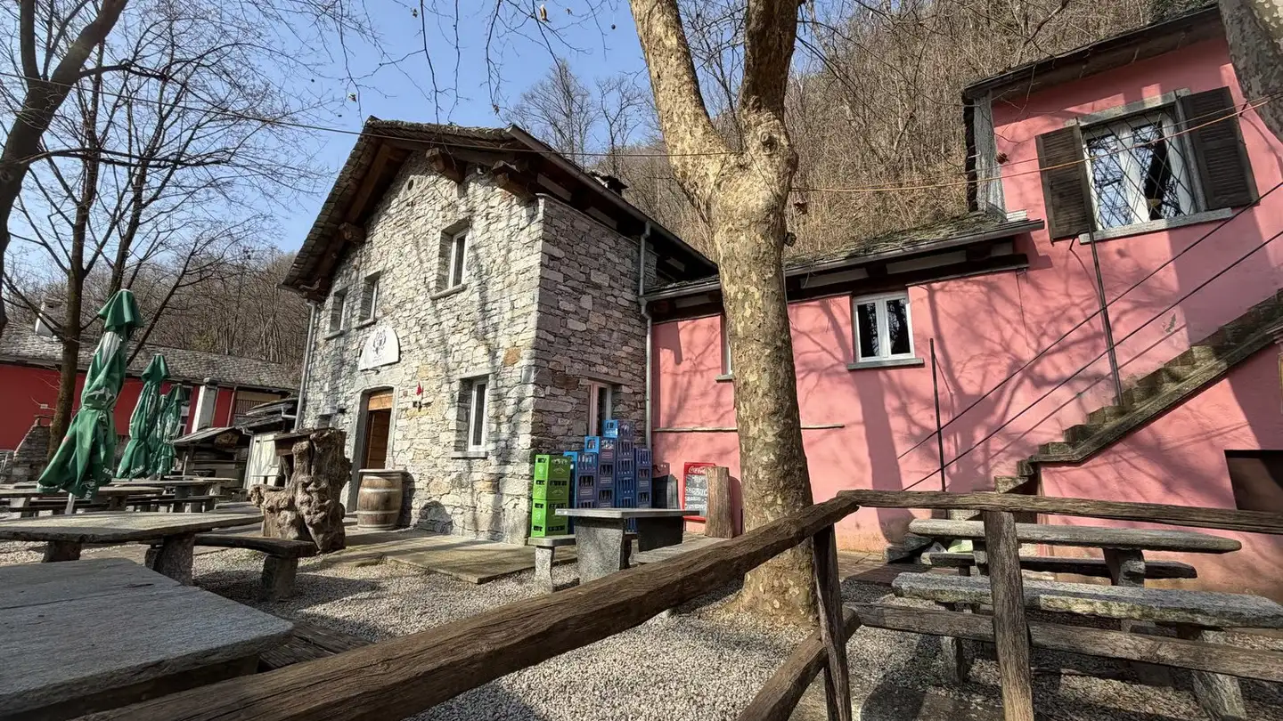 Restaurant kaufen - Strada Cantonale 174, 6534 S. Vittore