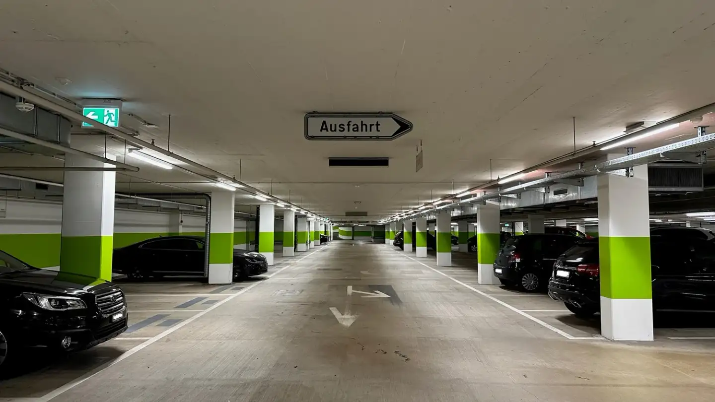 Underground parking space for rent - Sophie-Taeuber-Strasse 4, 8050 Zürich - Photo 2