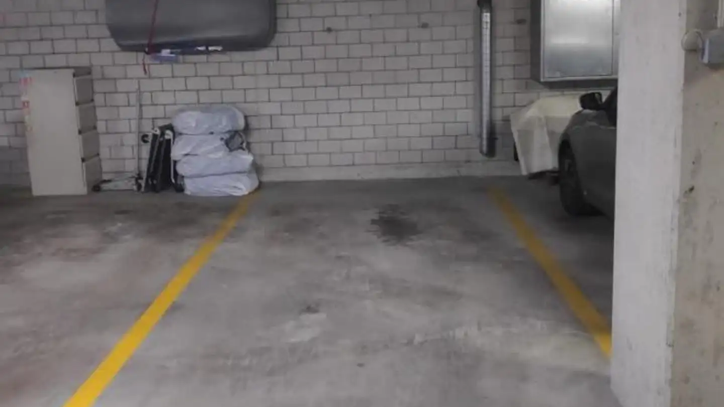 Place de parking souterraine à louer - Bassersdorferstrasse 3, 8305 Dietlikon