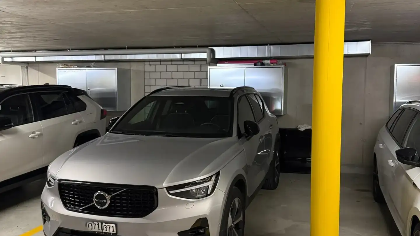 Underground parking space for rent - Zwirnerstrasse 78, 8041 Zürich