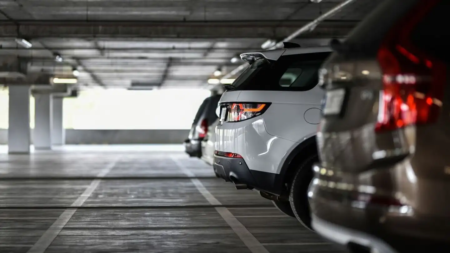 Place de parking couverte à louer - Rue Du Simplon, 1880 Bex - Photo 3