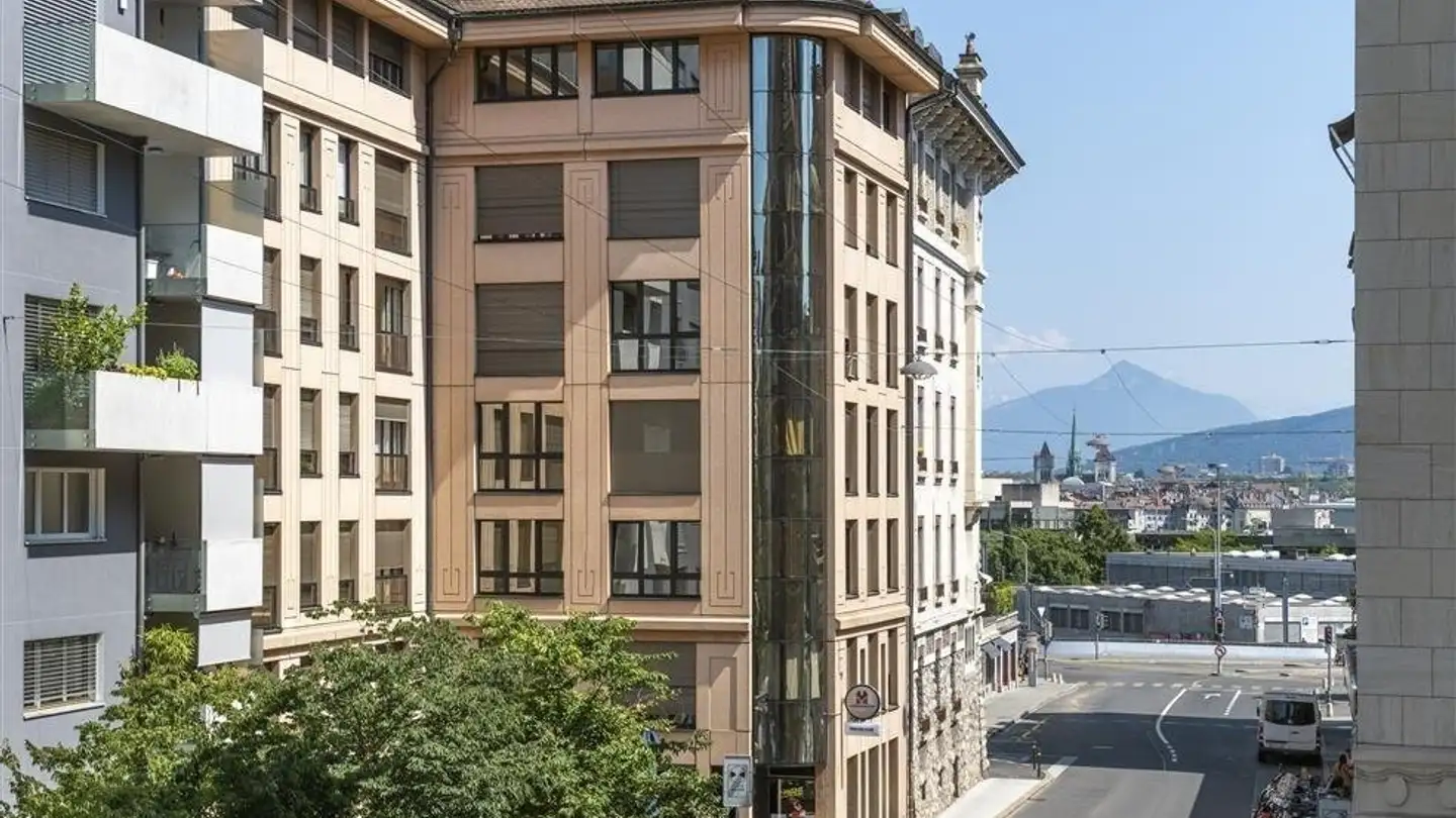 Place de parking extérieure à louer - Rue Des Charmilles 8, 1203 Genève