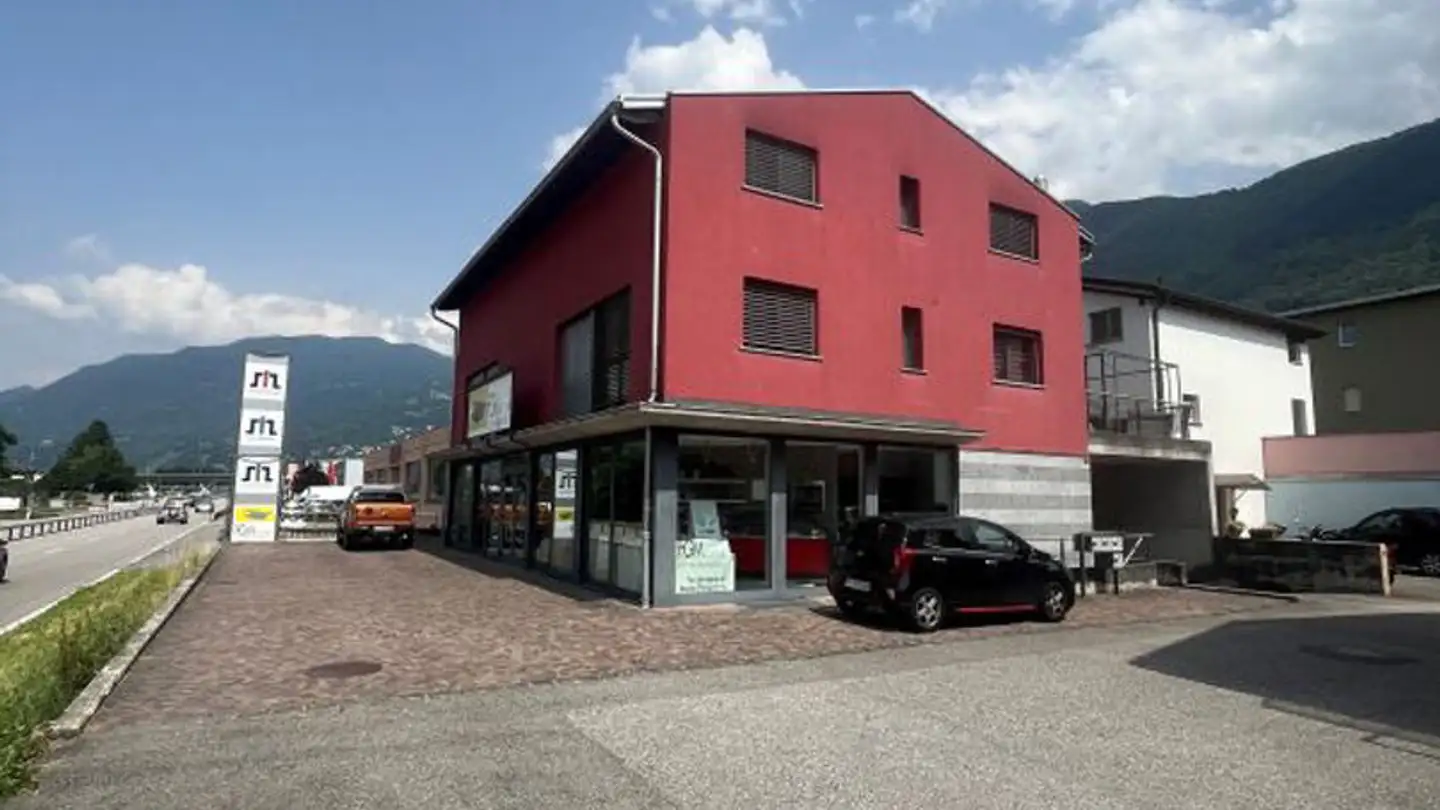 Edificio ad uso misto in vendita - Via Monda 9, 6592 S. Antonino - Photo 2