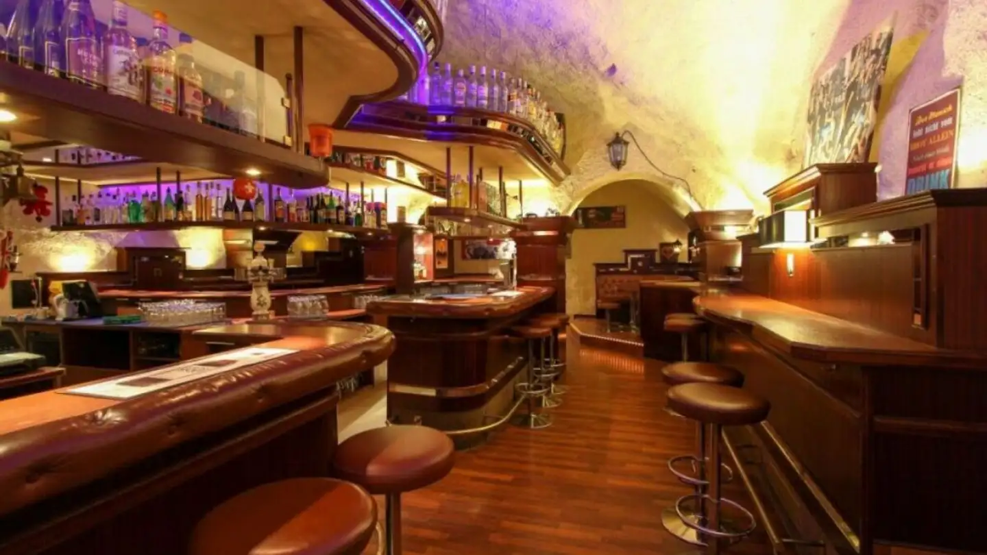 Pub à louer - Kirchstrasse 4, 8887 Mels