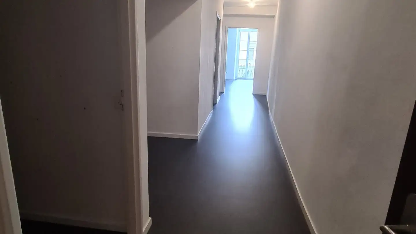 Spazio ufficio in affitto - Piazza Grande 12, 6600 Locarno - Photo 2