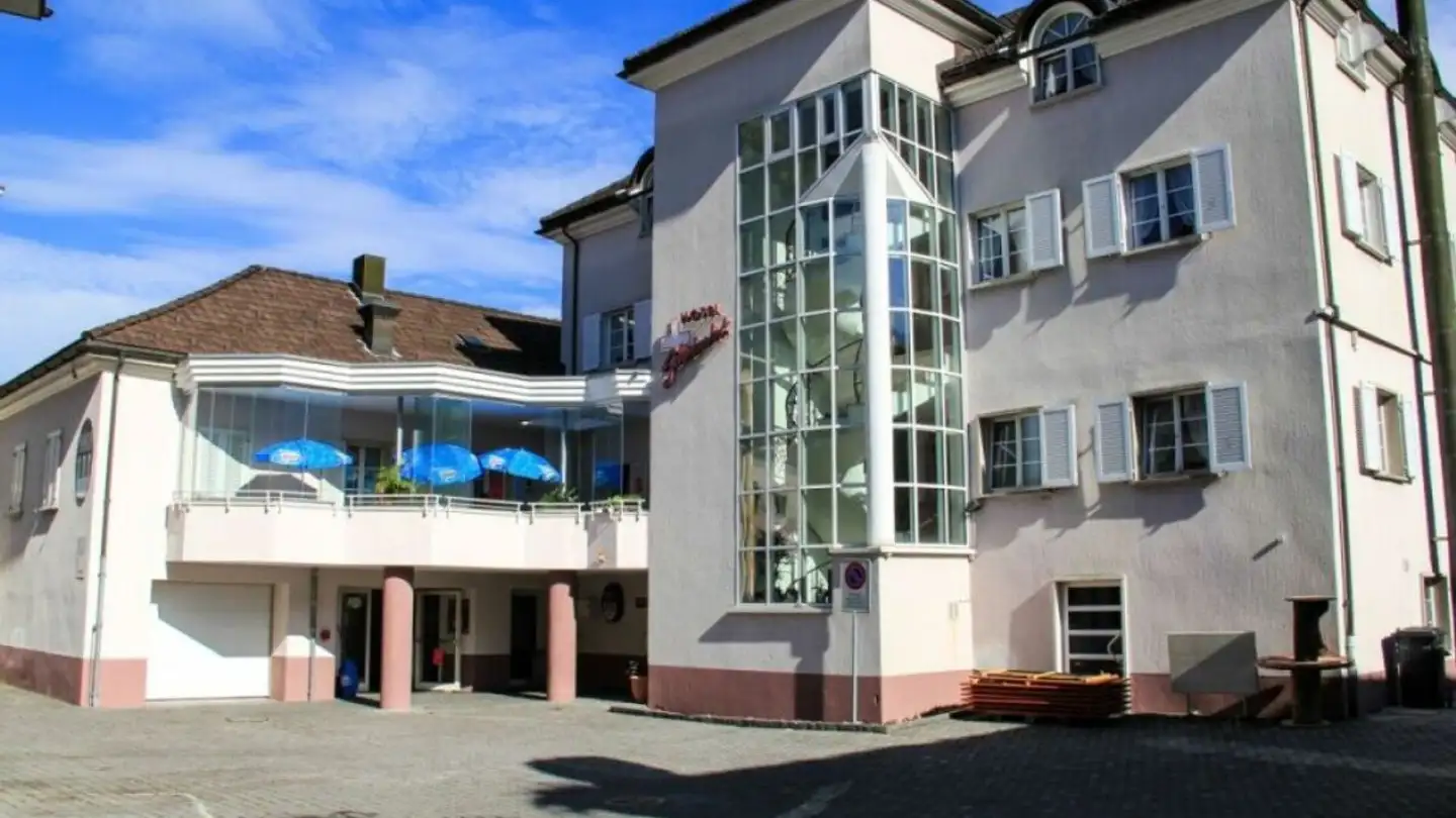 Restaurant à louer - Kirchstrasse 4, 8887 Mels