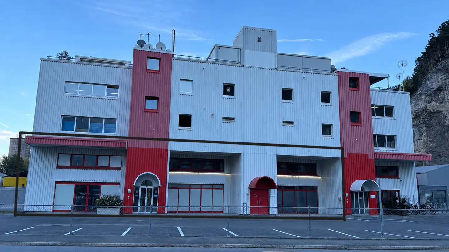 Commercial for rent - Umfahrungsstrasse 2, 6467 Schattdorf