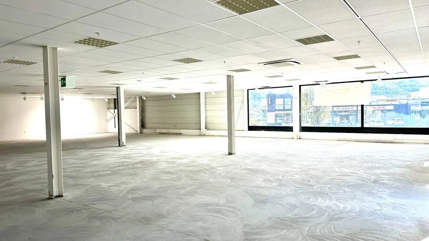 Department store for rent - Route Cantonale 9, 1964 Conthey