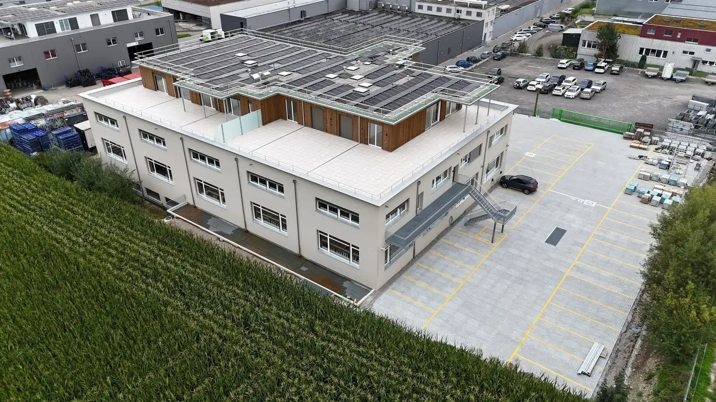 Commercial à louer - Gewerbe Brunnmatt 9, 6264 Pfaffnau