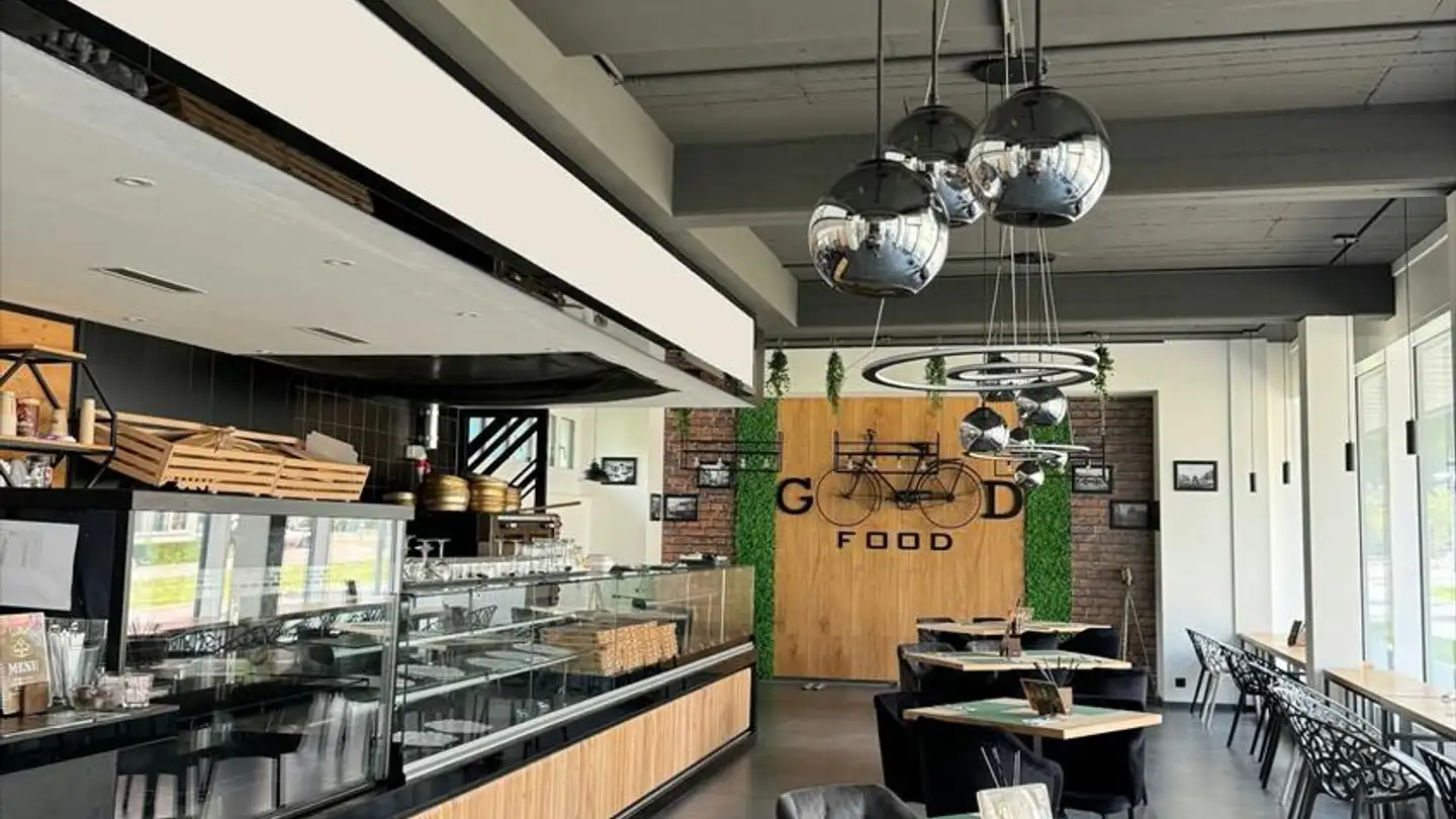 Commercial à louer - Zürcherstrasse 64, 8952 Schlieren
