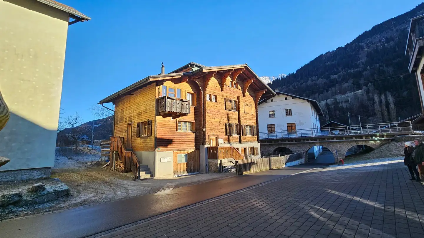 Mehrfamilienhaus kaufen - Via Ferrera 3, 7166 Trun