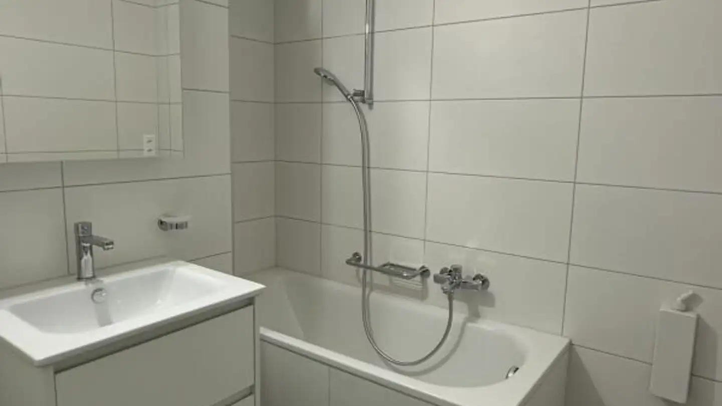 Apartment for rent - Rue Louis-Favre, 2000 Neuchâtel - Photo 4
