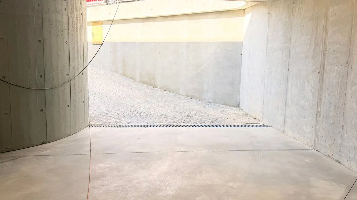 Covered parking space for rent - Viale Filippo Reina, 6982 Agno - Photo 3