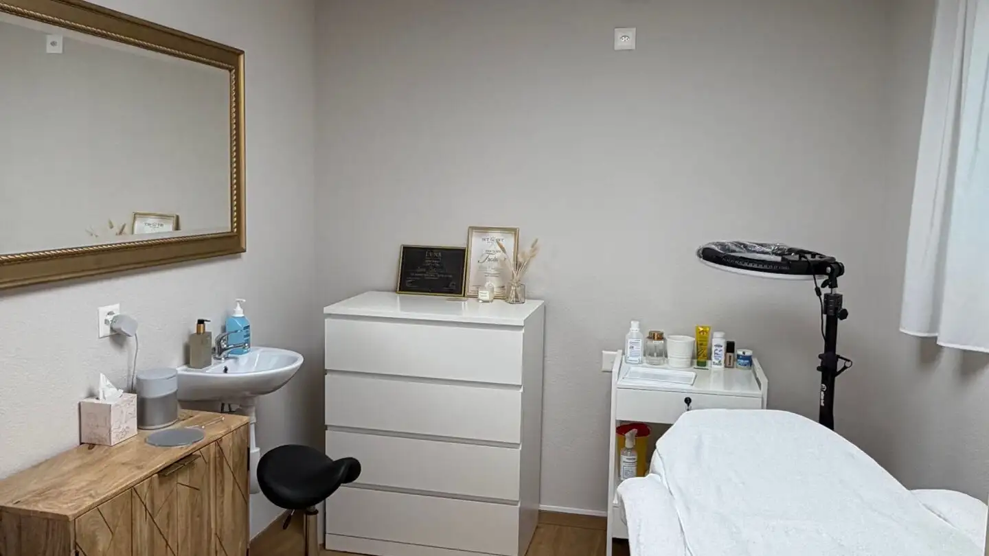 Office space for rent - Dorfstrasse, 8630 Rüti ZH - Photo 2