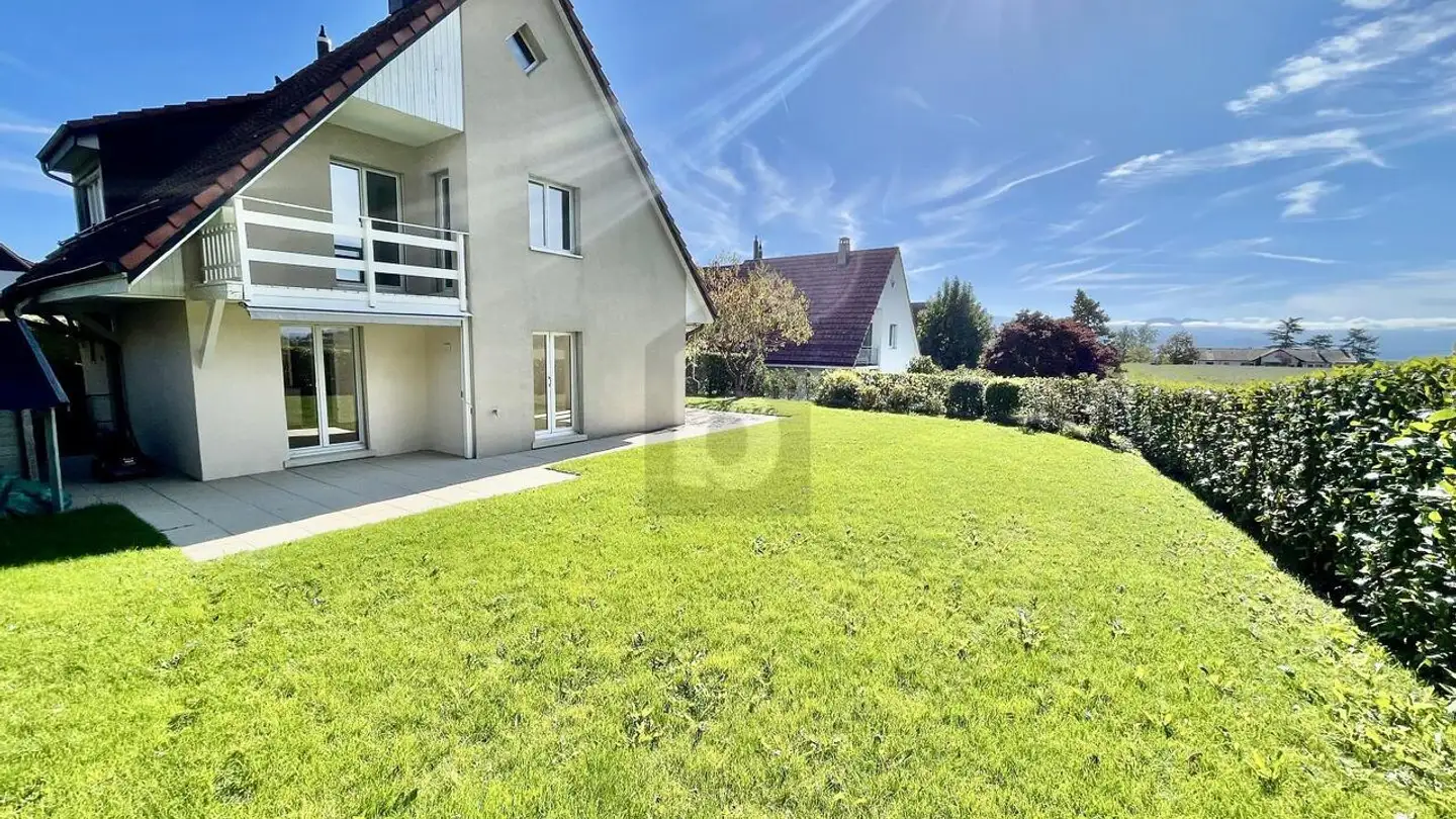 Row house for sale - 1163 Etoy - Photo 2