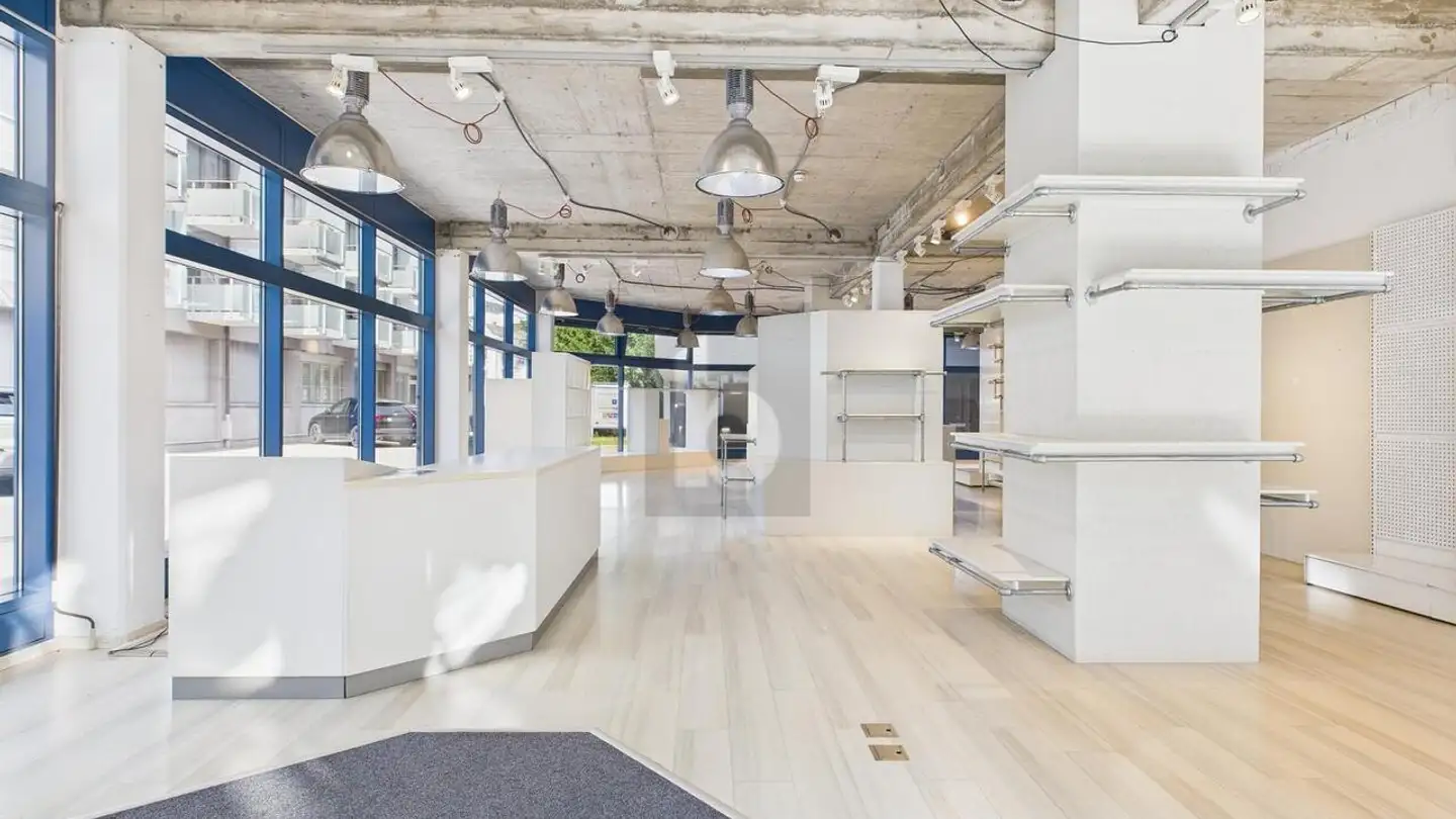 Commercial for sale - 6210 Sursee