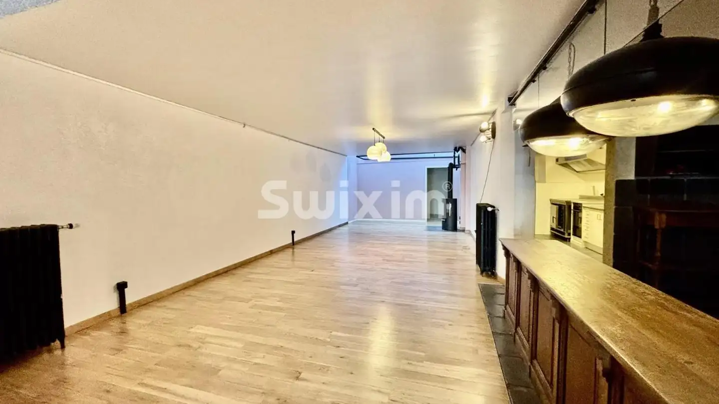 Shop for sale - 1180 Rolle