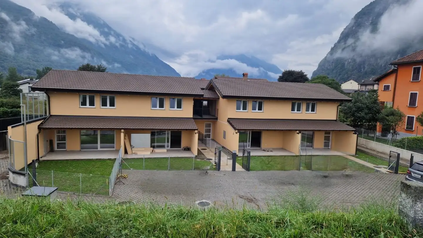 Casa bifamiliare in affitto - Via Municipio, 6703 Osogna