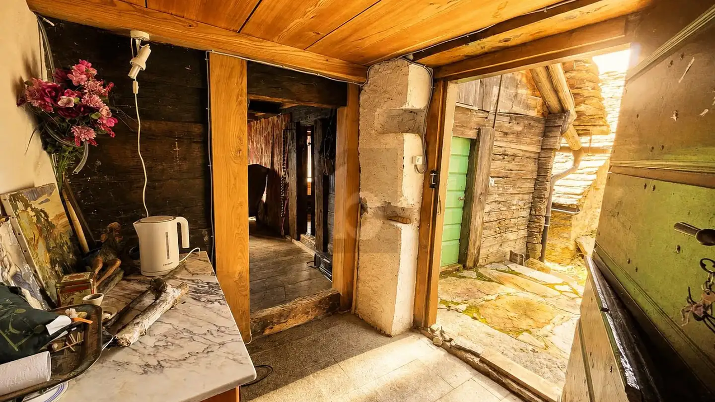 Chalet for sale - 6749 Sobrio