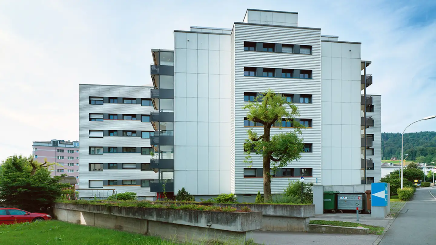 Überdachter Motorradparkplatz mieten - Wichlernstrasse 3, 6010 Kriens