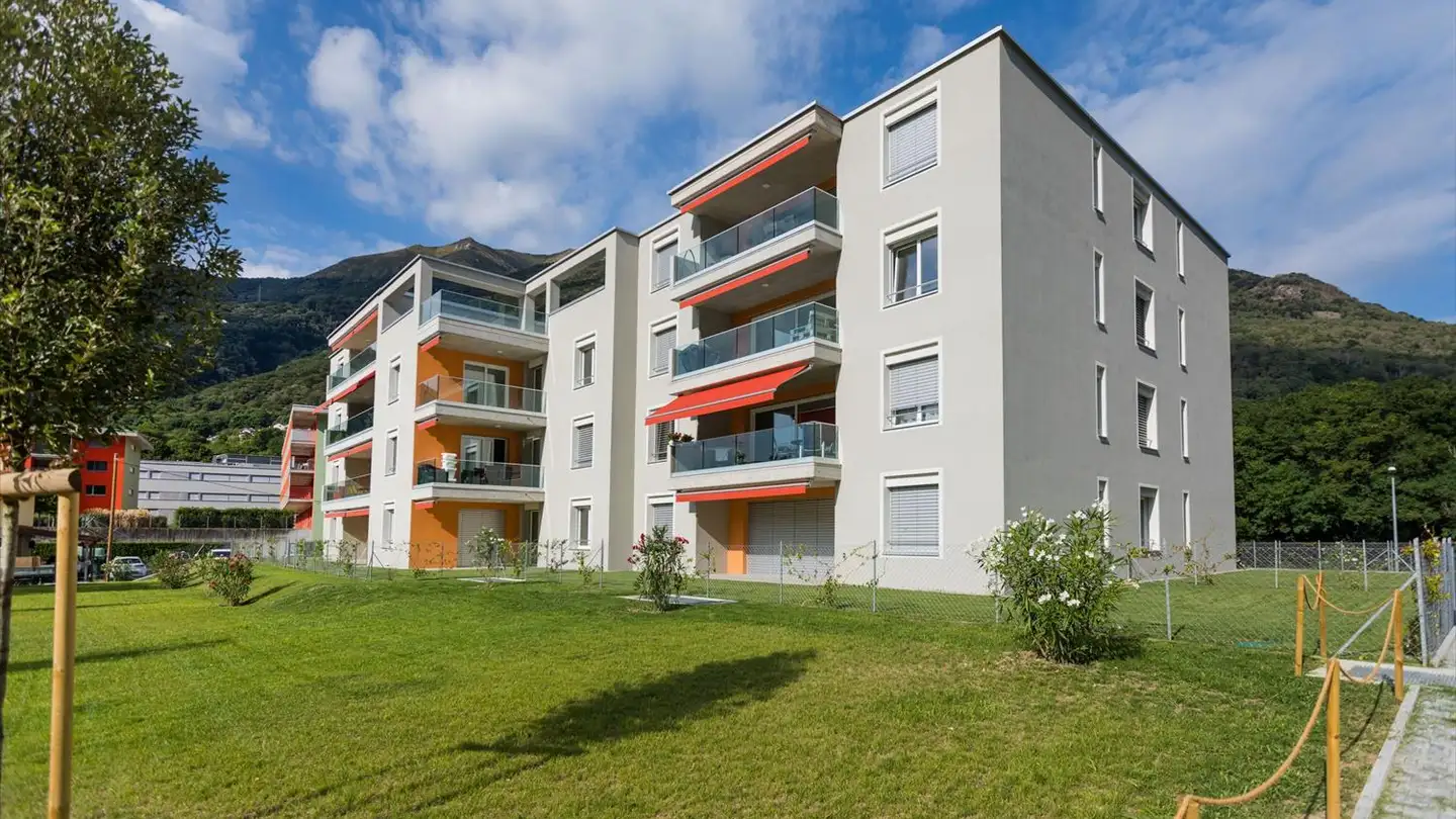 Appartement à louer - Via Lischedo 1, 6802 Rivera