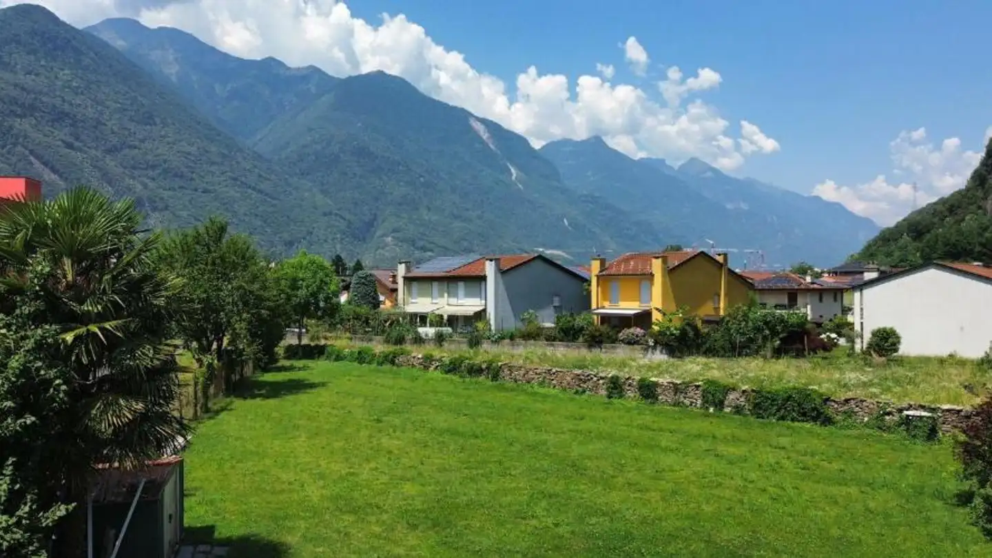 Terrain constructible à vendre - 6517 Arbedo