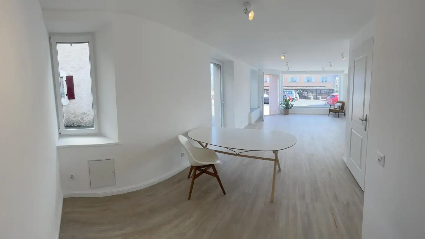 Arcade for rent - Rue Antoine-Saladin 3, 1299 Crans-près-Céligny