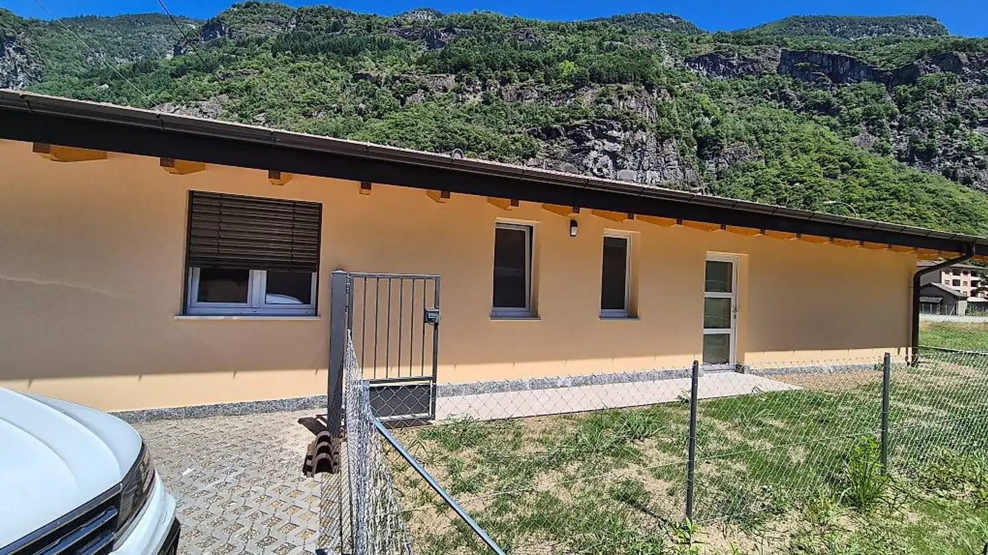 Casa singola in affitto - Via Bellinzona, 6743 Bodio TI - Photo 3
