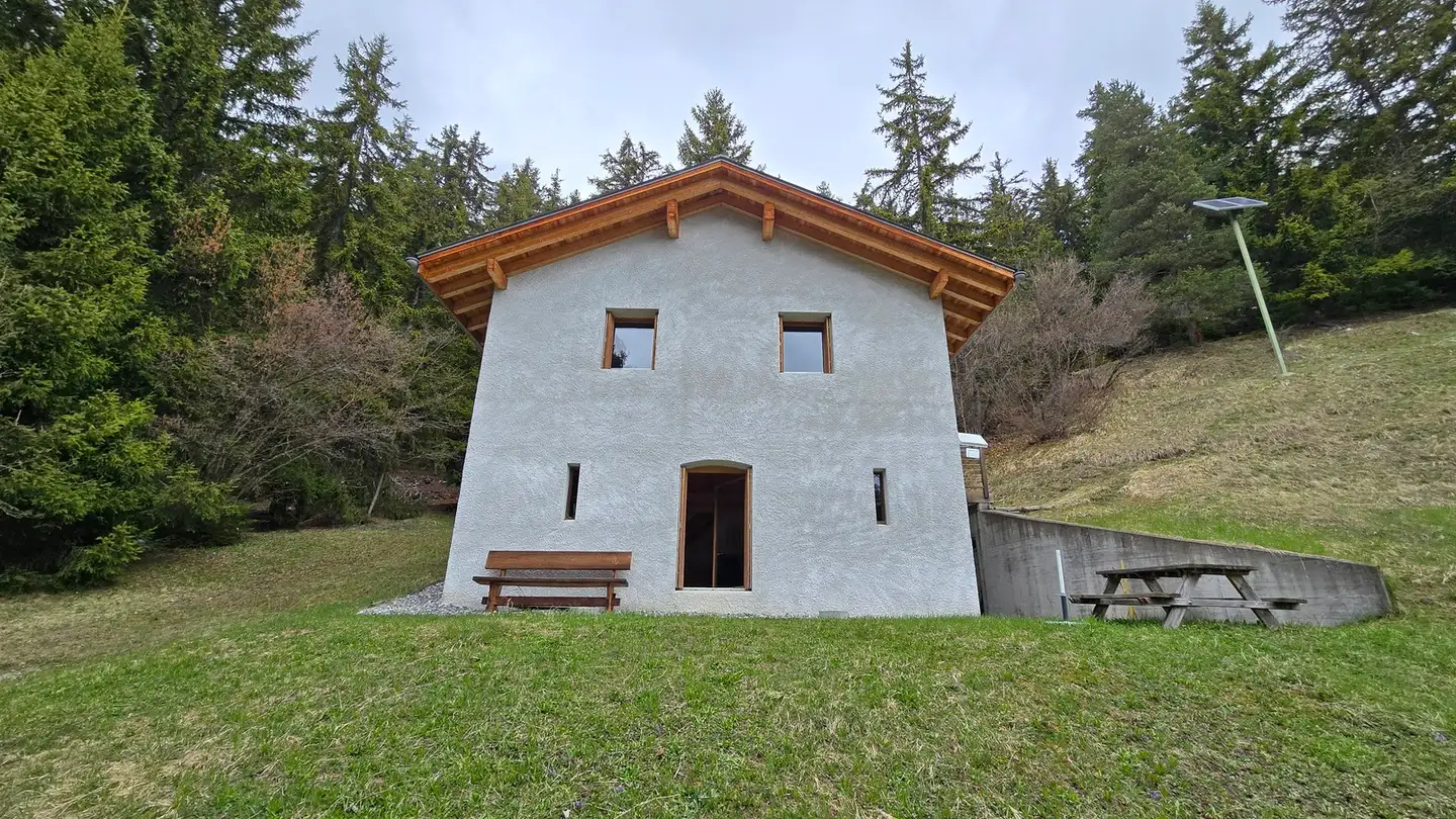 Chalet for sale - 1976 Erde - Photo 2