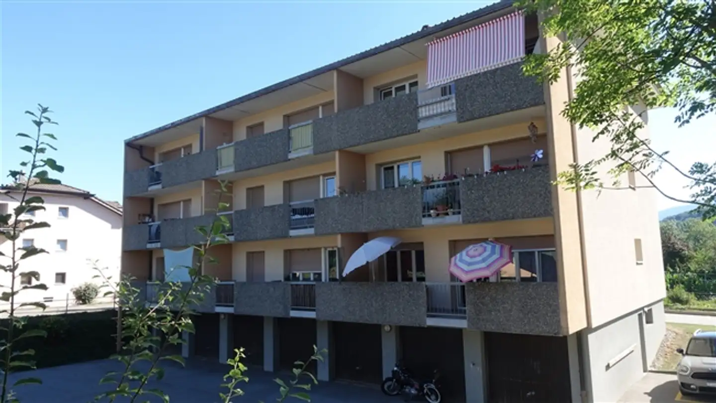 Outdoor parking space for rent - Route Du Village 65, 1646 Echarlens