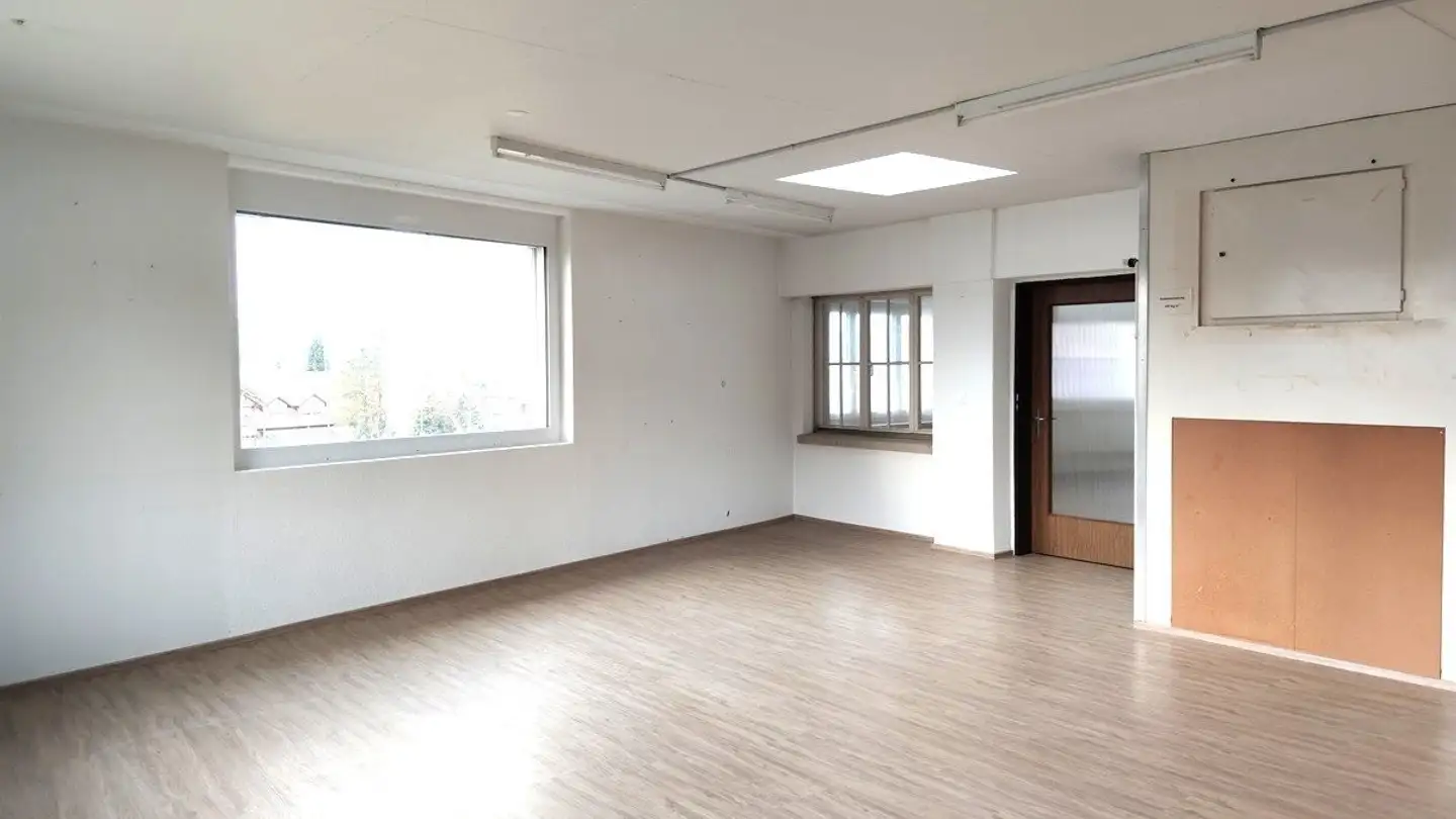 Gewerbe mieten - Dorfrain 8, 5745 Safenwil - Foto 2