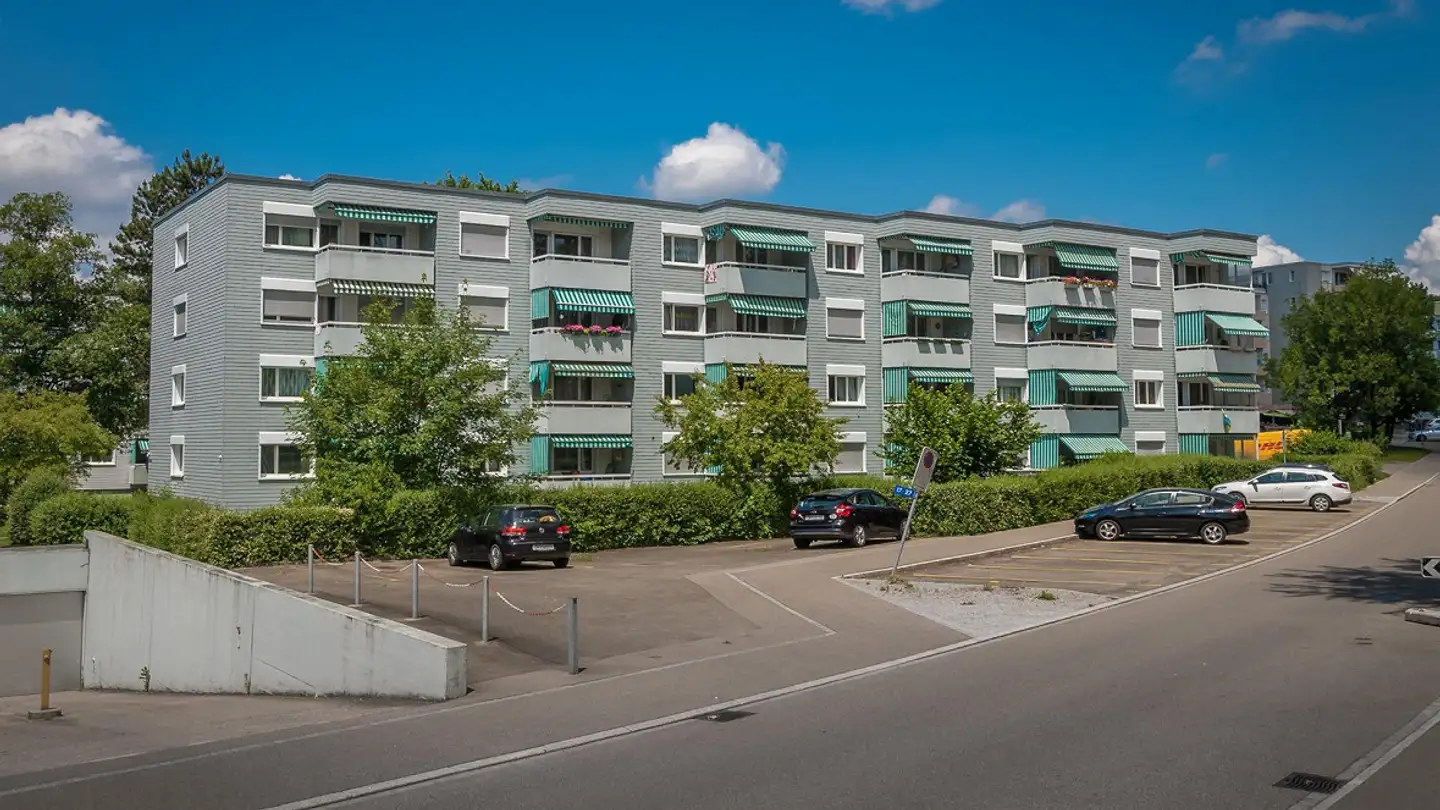 Indoor motorbike parking space for rent - Hohrainlistrasse 17, 8302 Kloten