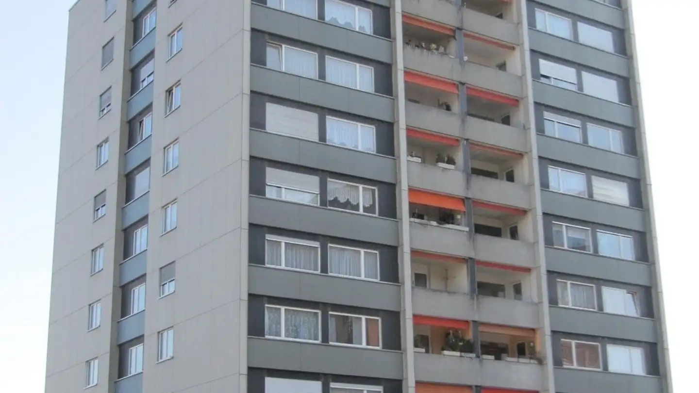 Place de parking extérieure à louer - Alexander-Funkweg 9, 2560 Nidau