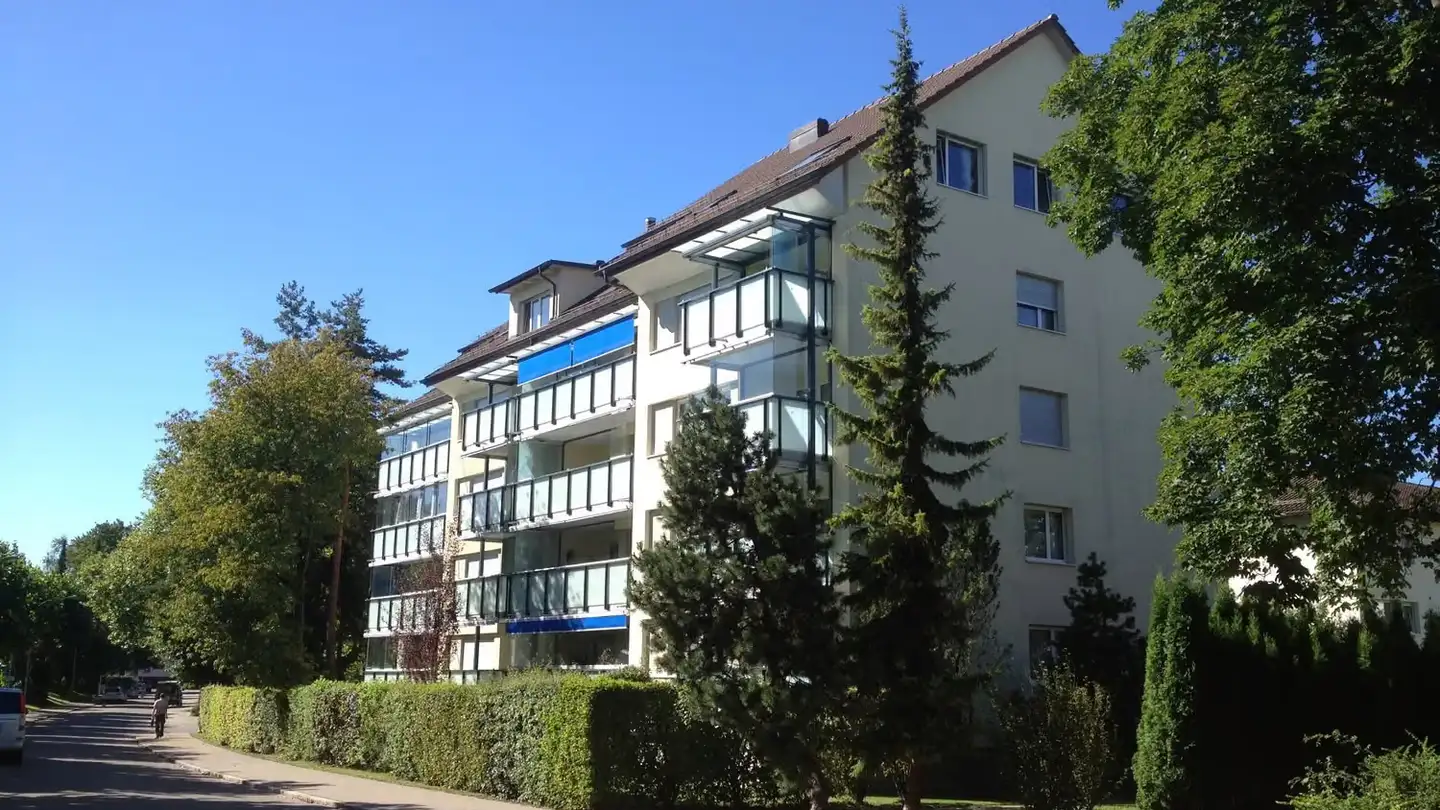 Attique à louer - Schorenstrasse 12, 8603 Schwerzenbach
